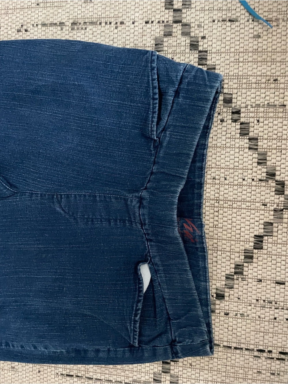 Chic classic COLLECTION Black and Denim Jeans with Subtle Fading - Picture 8 of 11